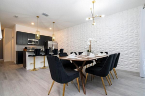 Modern 3BR Villa Near Disney w Luxe Clubhouse Pool